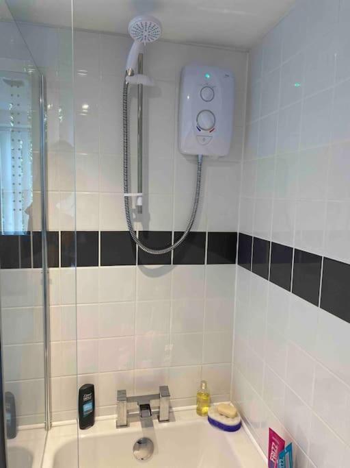 Helens Haven First Floor Apartment Via Stairs Πρέστον Εξωτερικό φωτογραφία