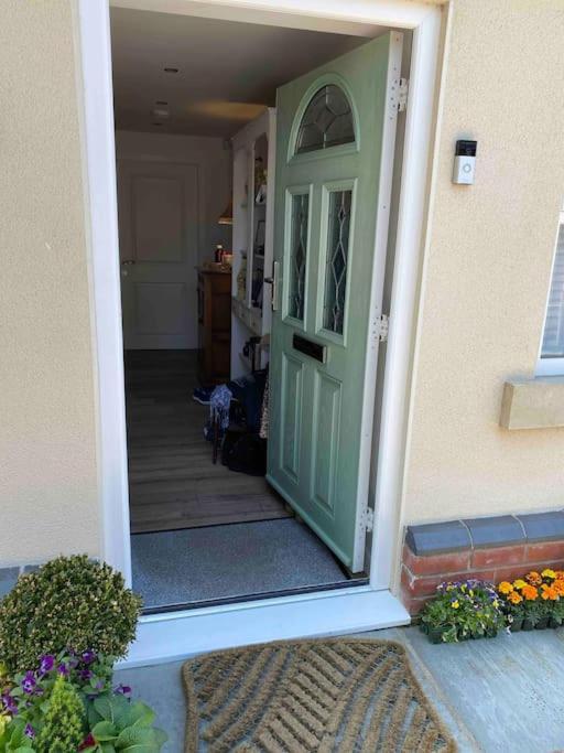 Helens Haven First Floor Apartment Via Stairs Πρέστον Εξωτερικό φωτογραφία